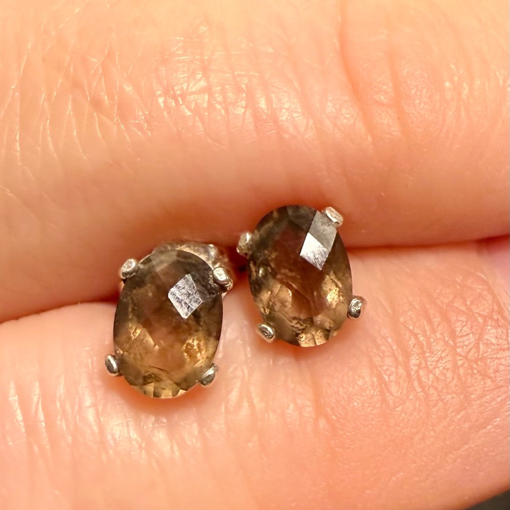 Oval cut Smoky quartz stud earrings set in .925 Sterling silver. NWOT!